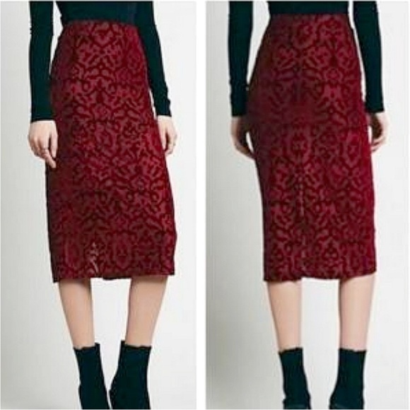 Free People Dresses & Skirts - Free People Dolce Burnout velvet pencil skirt S